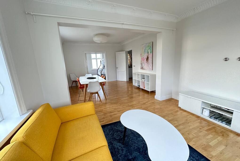 Beautiful 2 Bedroom Apartment Downtown レイキャヴィーク エクステリア 写真
